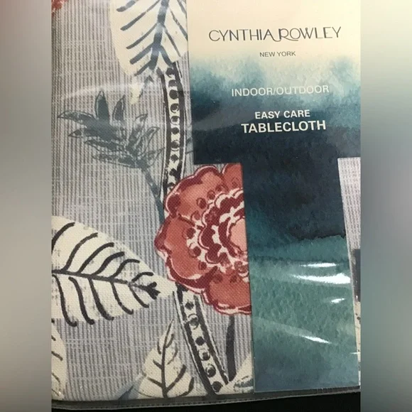NWT Cynthia Rowley Tablecloth indoor/outdoor easy care oblong 60”x84” - Picture 5 of 6